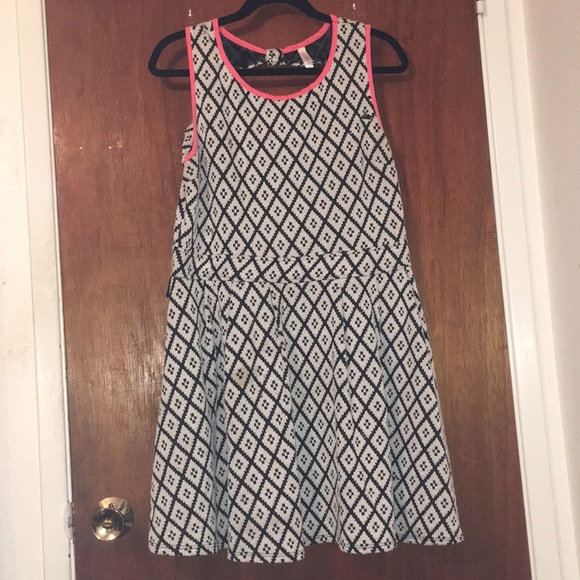 Dresses & Skirts - Short dress